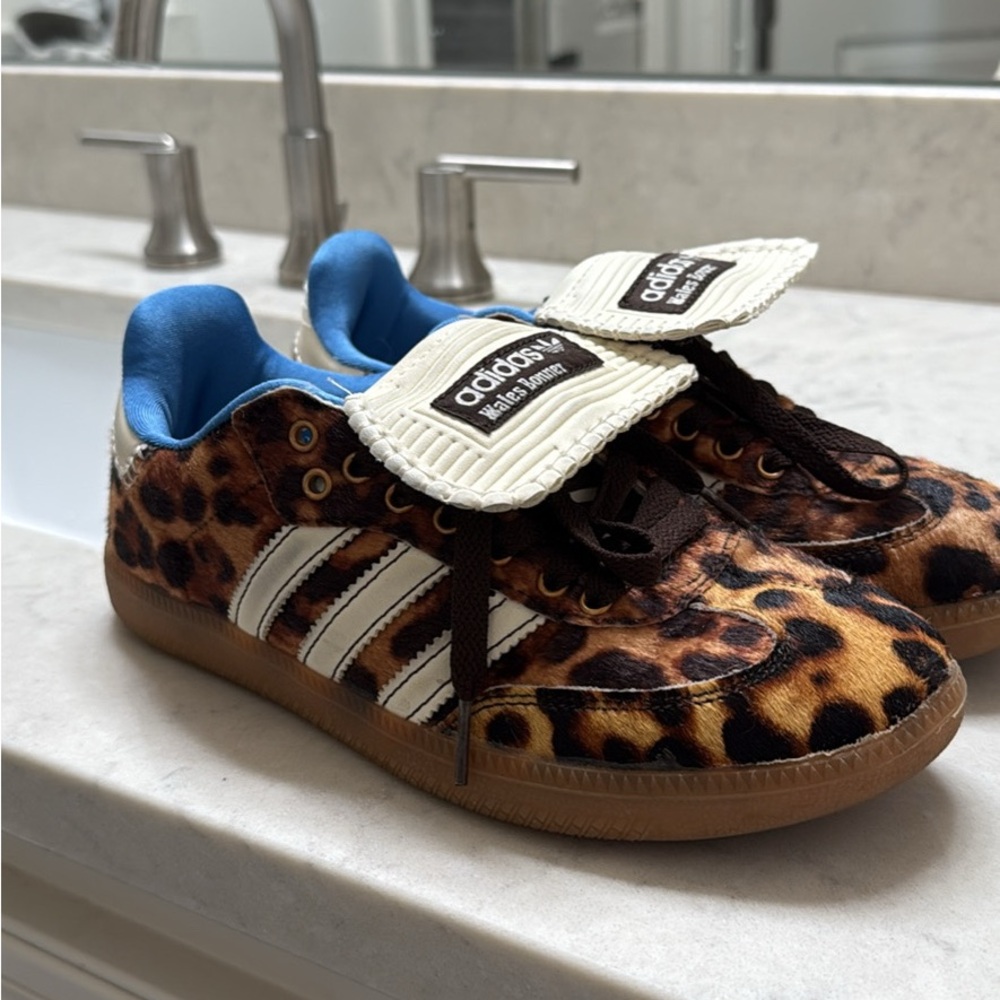 Adidas Brown and Blue Sneakers Fashion-Forward Design